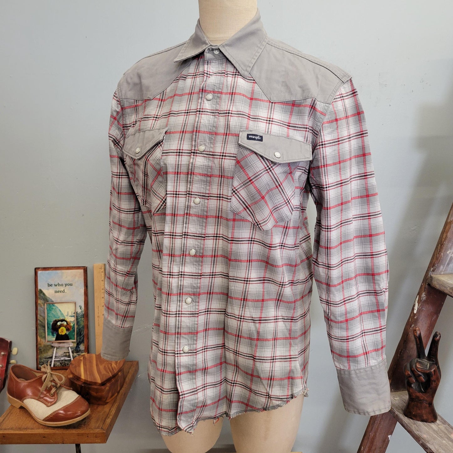 vtg 90s WRANGLER PLAID SHIRT // vintage wrangler pearl snap down mens med flannel button down western hippie retro rugged lumberjack style