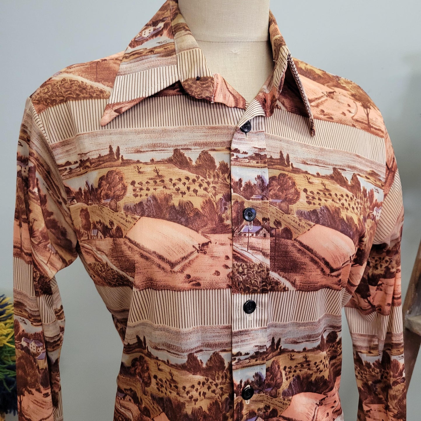 vtg 70s SILKY FARM TOP / vintage button down monzini knit large nylon retro western theme fall disco hippie pointy collared all over print