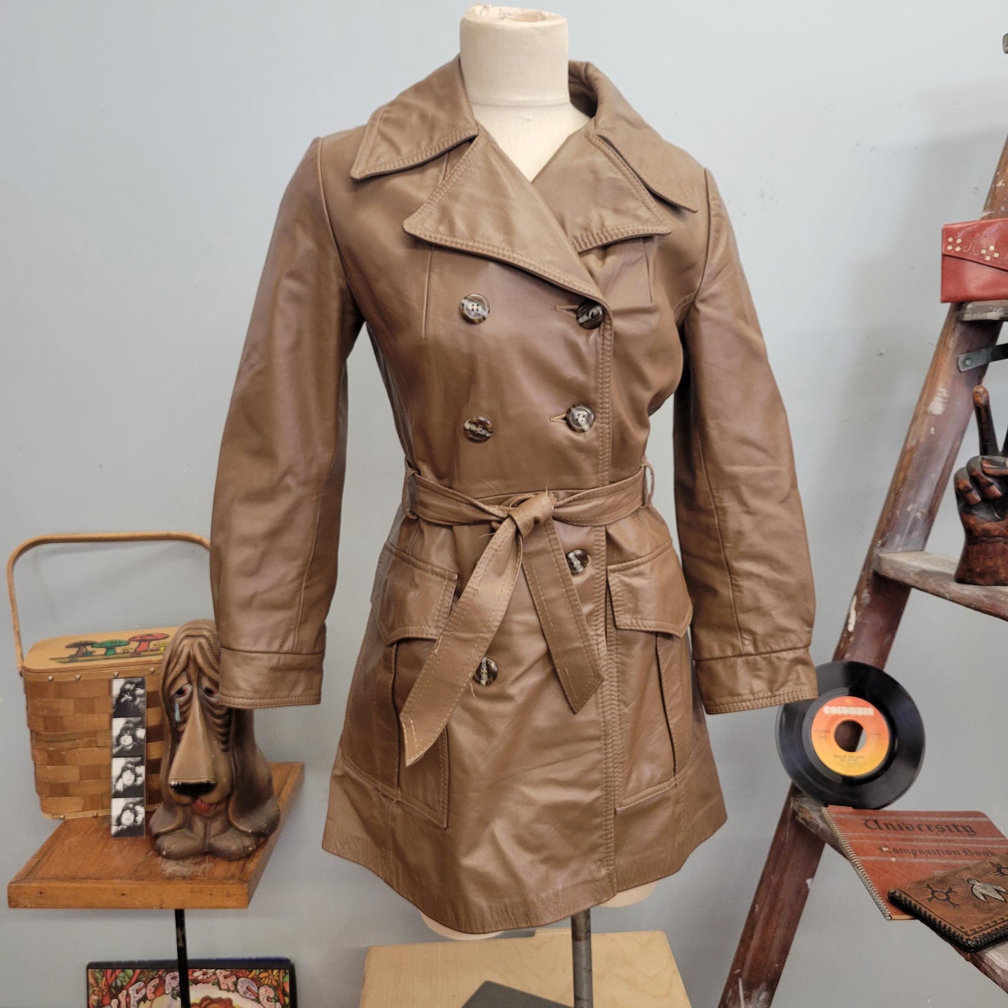 vtg 70s BROWN LEATHER COAT / vintage imperial leather & sports 11/12 womens medium jumbo pointy collar belted trench coat mod autumn duster