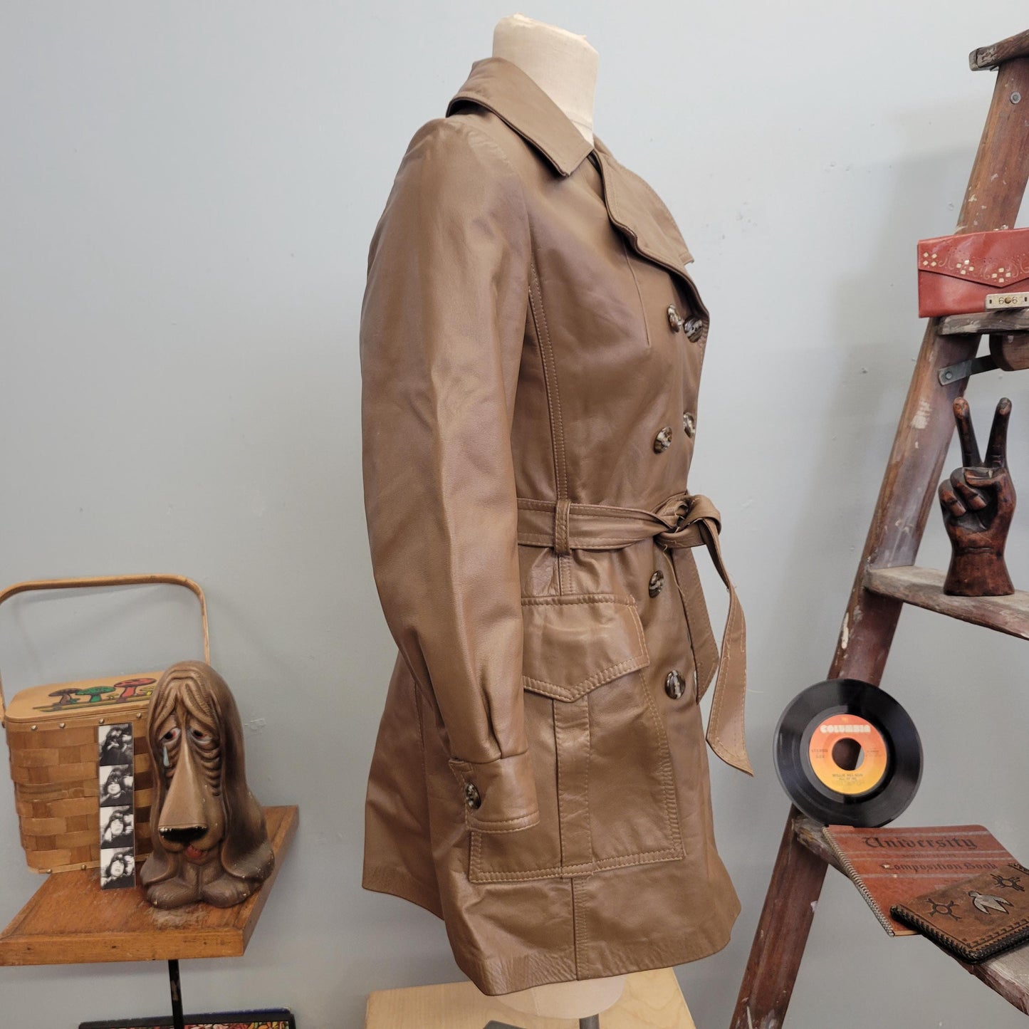 vtg 70s BROWN LEATHER COAT / vintage imperial leather & sports 11/12 womens medium jumbo pointy collar belted trench coat mod autumn duster