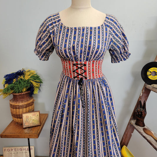 vtg 70s FLORAL CORSET DRESS // vintage maiden style womens small lace up waist fit n flare maxi ruffle trim kitschy mod retro hippie prairie