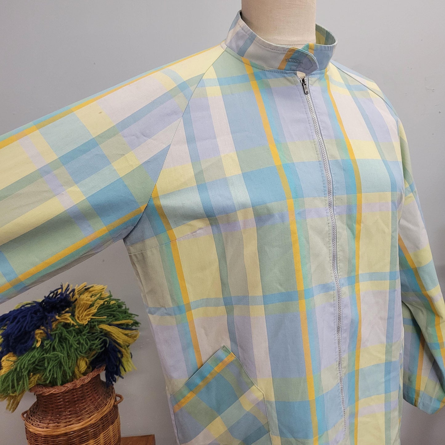 vtg 60s PLAID ZIPUP SHIRT // vintage glenbrooke large mens unisex pastel striped lightweight preppy rockabilly parka autumn rain jacket