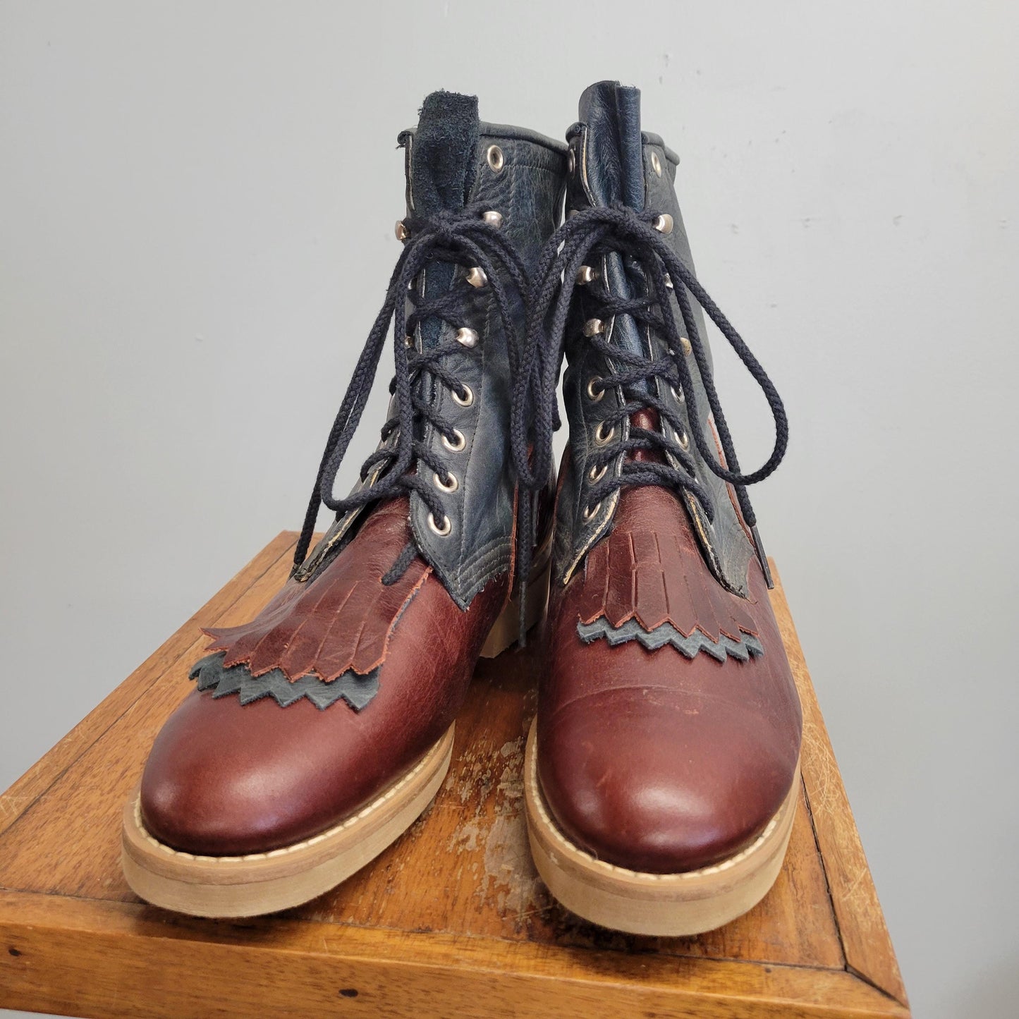 vtg 70s TWO TONE ROPER Boots // vintage size 10 womens western fringe lace up ankle boots black and brown leather autumn fashion ankle boots