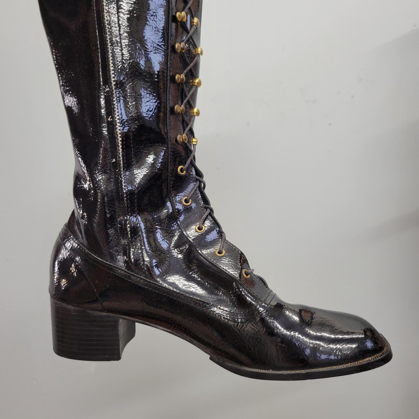 vtg 60s PATENT LEATHER BOOTS // vintage womens 10 lace up go go boots retro mod shiny black knee high zip up gothic wet look autumn winter