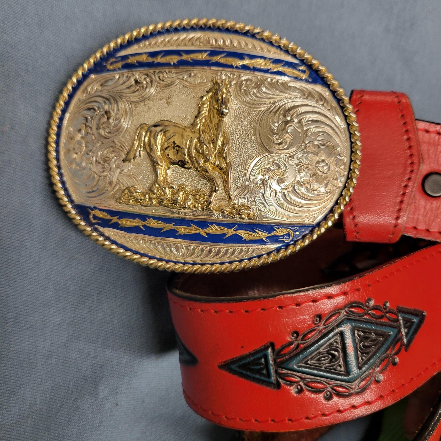 vtg 70s RED BLACK LEATHER Belt // vintage montana silversmiths horse stallion two tone hand tooled sexy western hippie jumbo silver buckle