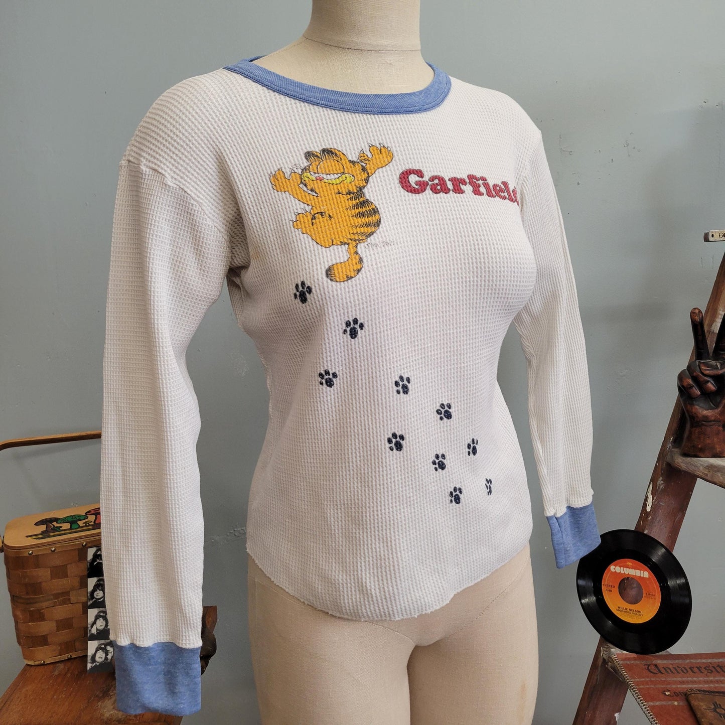 vtg 80s GARFIELD THERMAL SHIRT // vintage small womens jim davis sunday comics waffle weave ringer graphic tee cute stylish winter fashion
