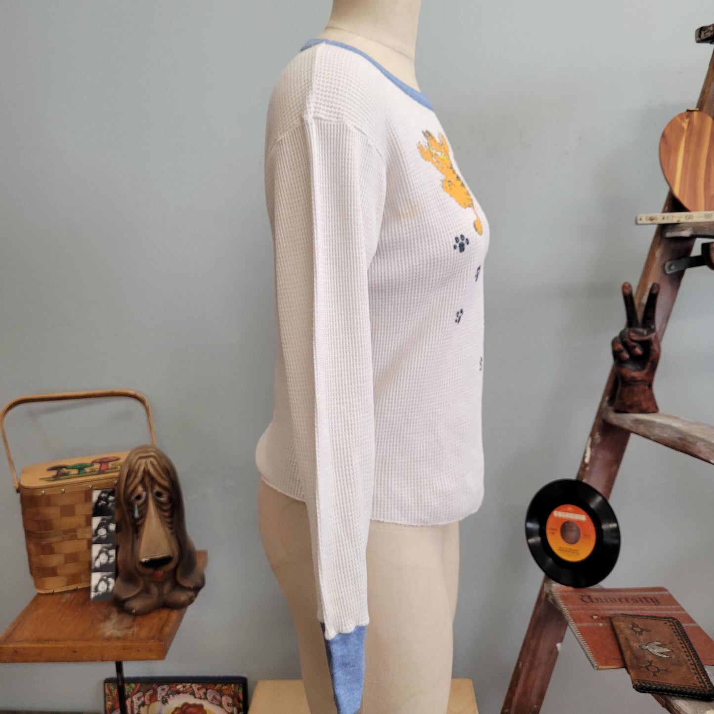 vtg 80s GARFIELD THERMAL SHIRT // vintage small womens jim davis sunday comics waffle weave ringer graphic tee cute stylish winter fashion