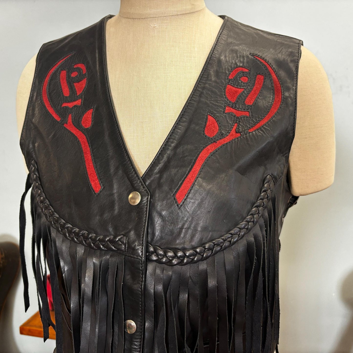 vtg 80s BLACK RED FRINGE Vest / vintage addis fashions xl womens metal conch tassel biker western hippie cowgirl gothic v neck roses pattern