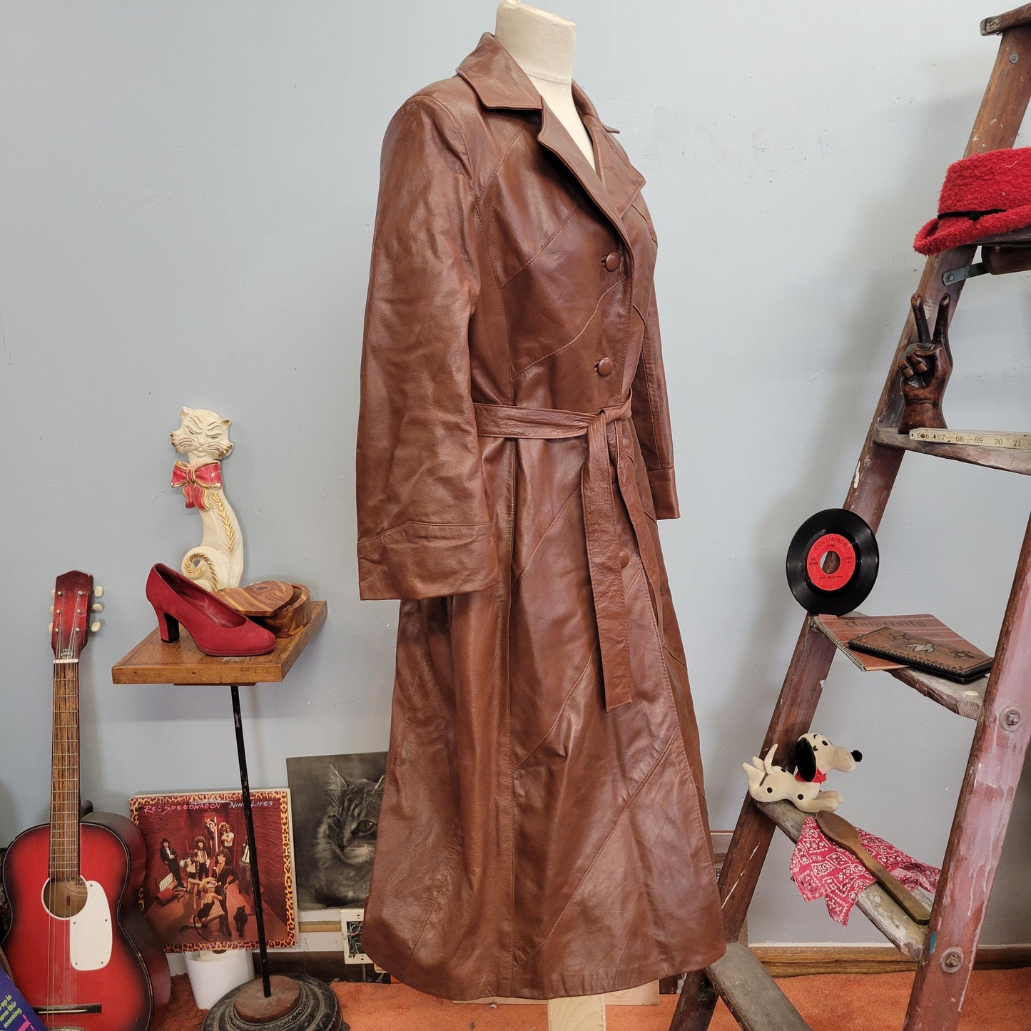 vtg 70s CARAMEL LEATHER COAT // vintage dan di modes medium womens brown angled stitch detail belted collared stroller brown trench duster