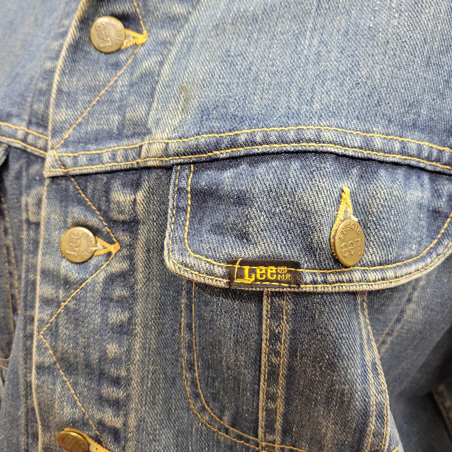 vtg 70s Lee RIDERS SANFOR-SET Jacket // vintage lee set slightly distressed medium wash trucker 100% cotton denim jean jacket autumn winter