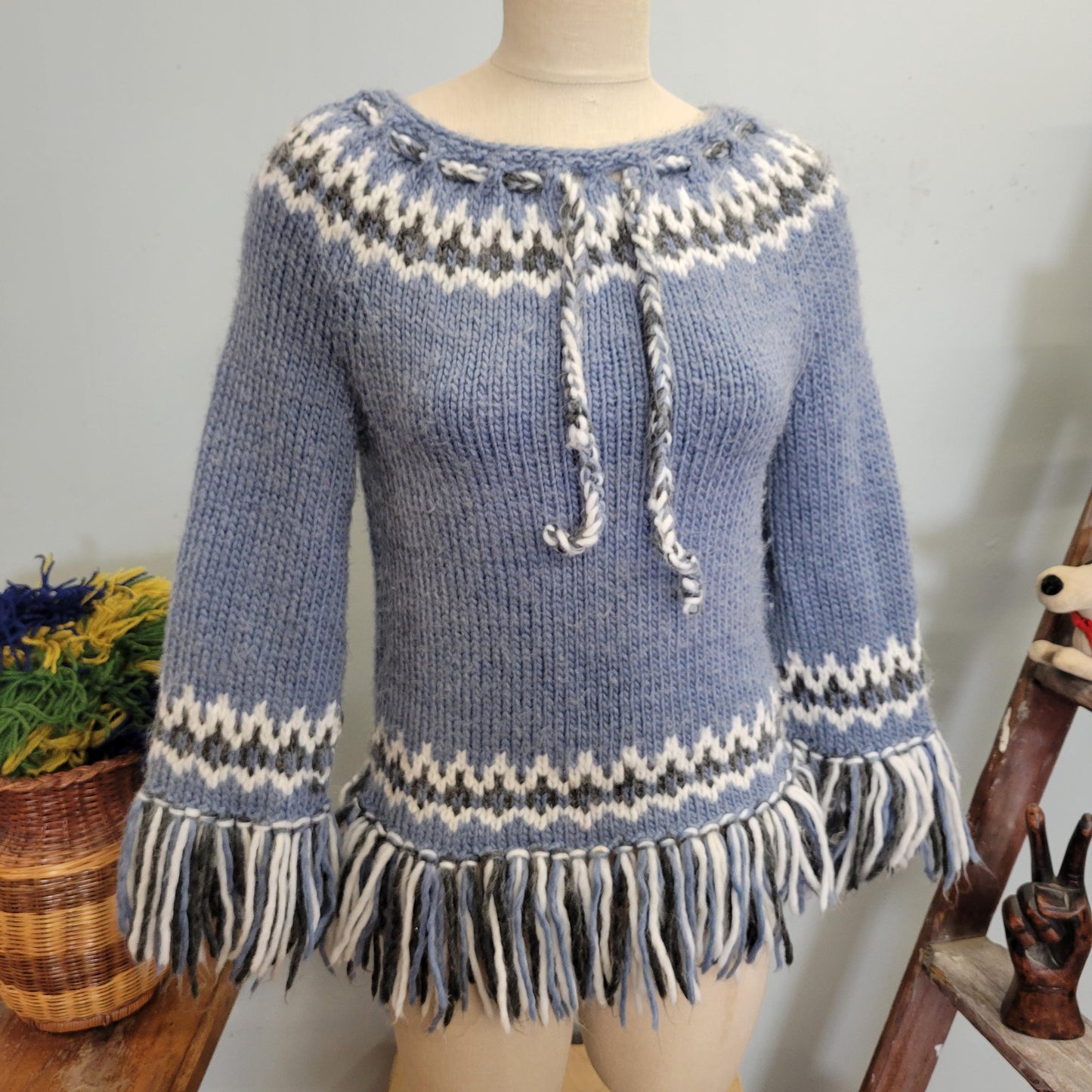 vtg 70s KNIT FRINGE SWEATER // vintage medium womens boho hippie shaggy blue fair isle zig zag hippie bohemian autumn winter cottage style