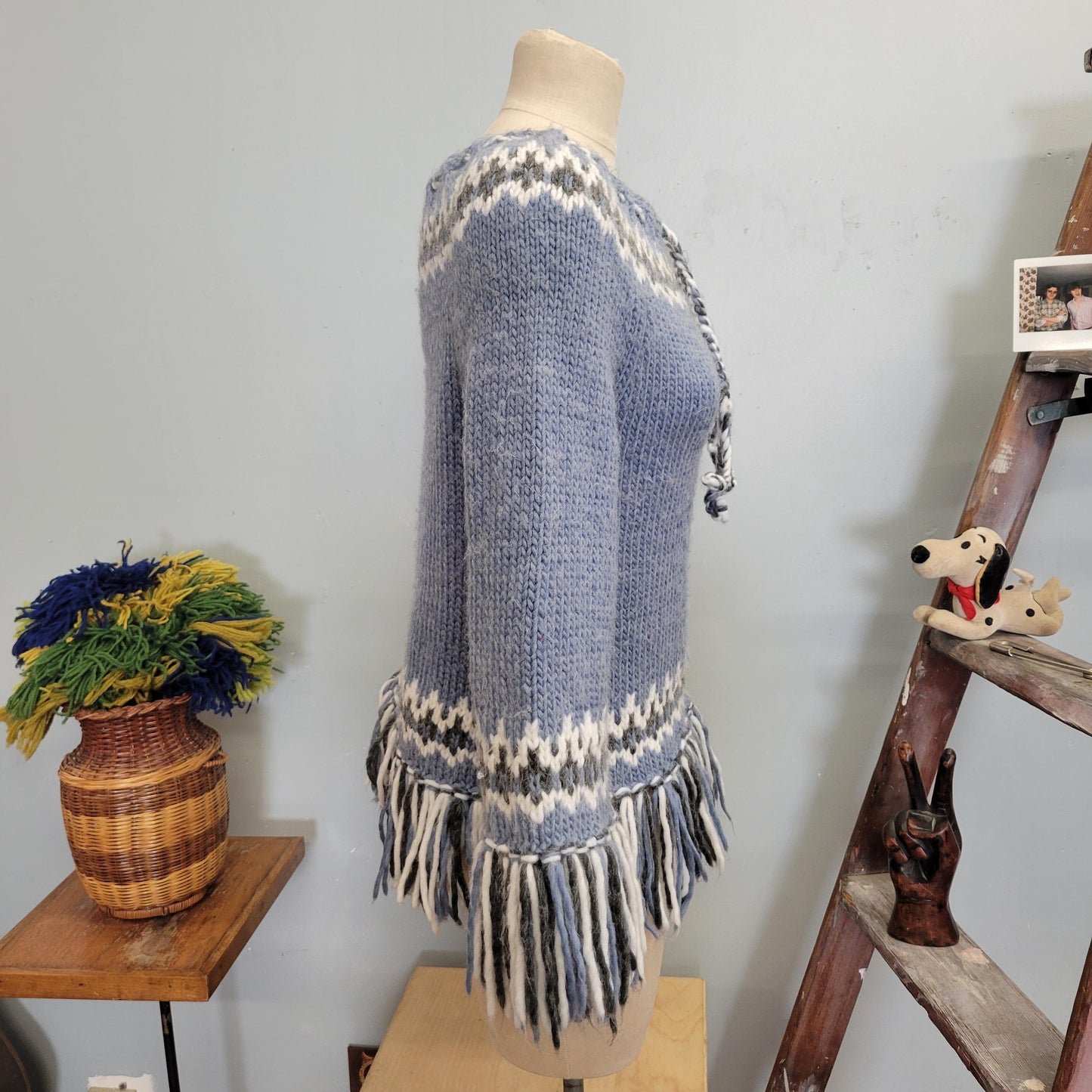 vtg 70s KNIT FRINGE SWEATER // vintage medium womens boho hippie shaggy blue fair isle zig zag hippie bohemian autumn winter cottage style
