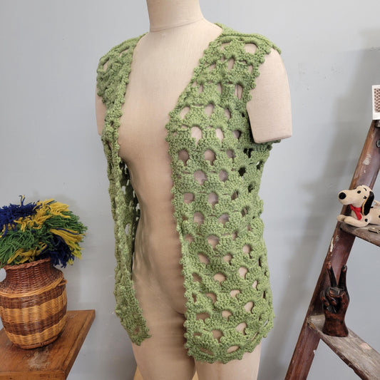 vtg 70s GREEN KNIT VEST // vintage crochet sweater medium womens mint sage pastel green earth tones chunky knit waistcoat autumn layers top
