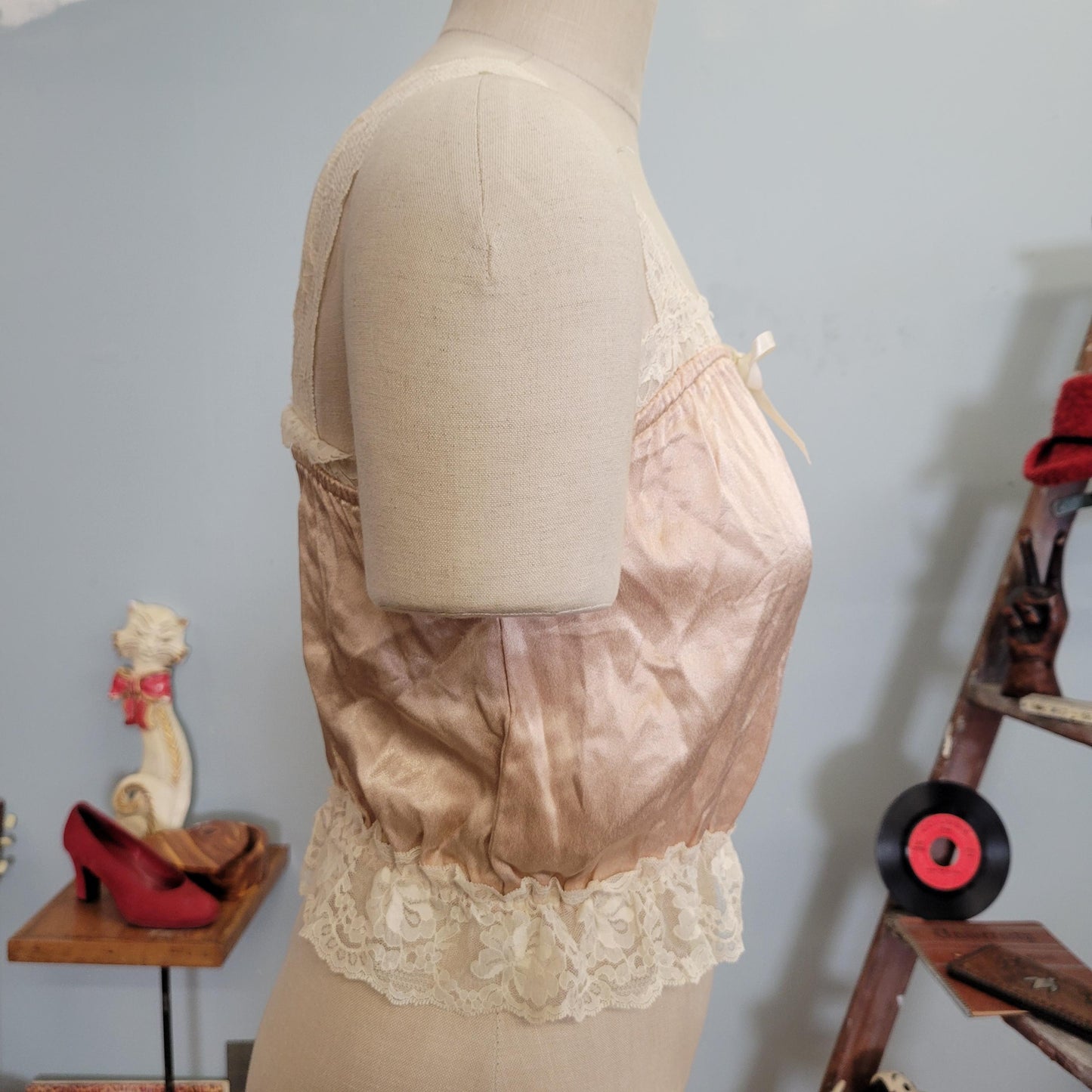 vtg 70s EMBROIDERED NYLON CAMISOLE // vintage medium womens lingerie top rock candy pink tawny floral applique sexy crop top nightie y2k