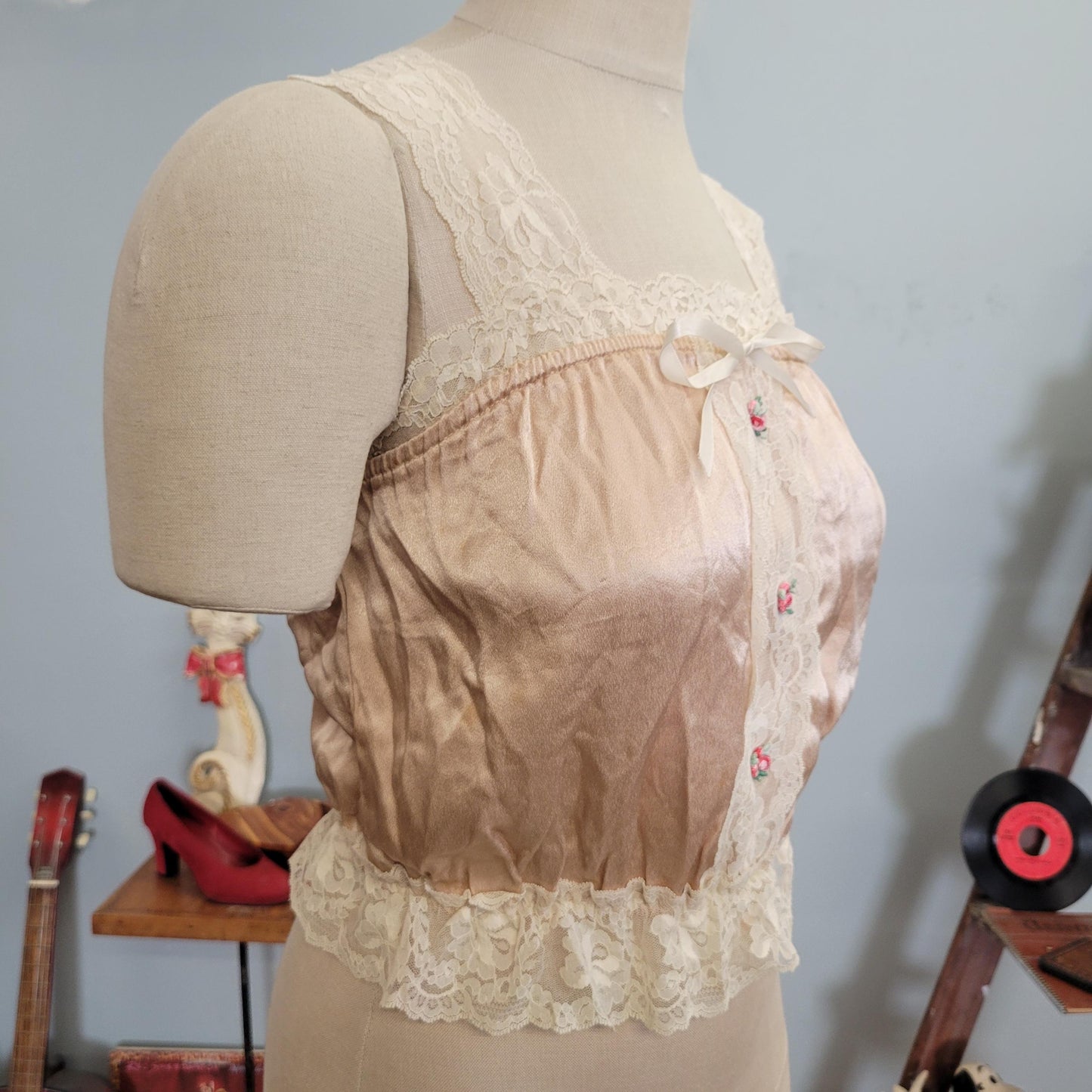 vtg 70s EMBROIDERED NYLON CAMISOLE // vintage medium womens lingerie top rock candy pink tawny floral applique sexy crop top nightie y2k