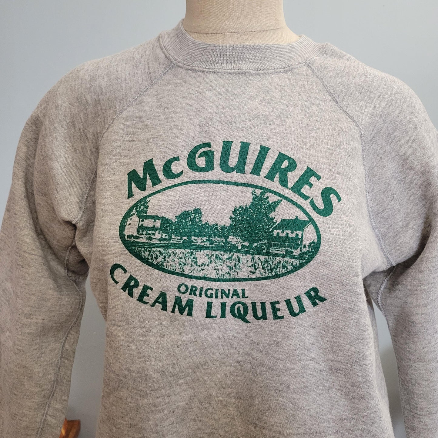 vtg 70s MCGUIRES CREME LIQUOR Sweatshirt // vintage crewneck sportswear large 42-44 light gray irish liqueur farm graphic tee casual autumn