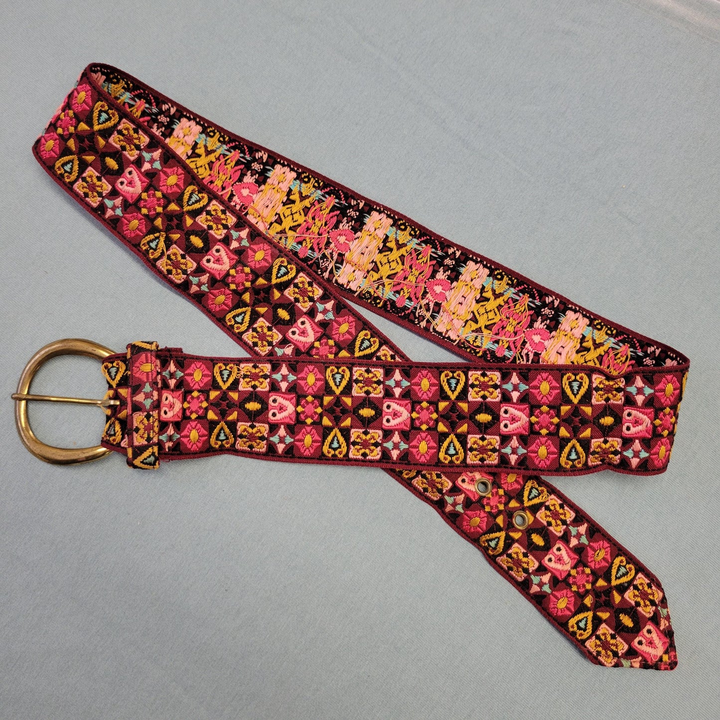 vtg 70s EMBROIDERED BELT // vintage hippie boho tapestry abstract heart pattern retro bohemian fabric accessory autumn vibes fall fashion