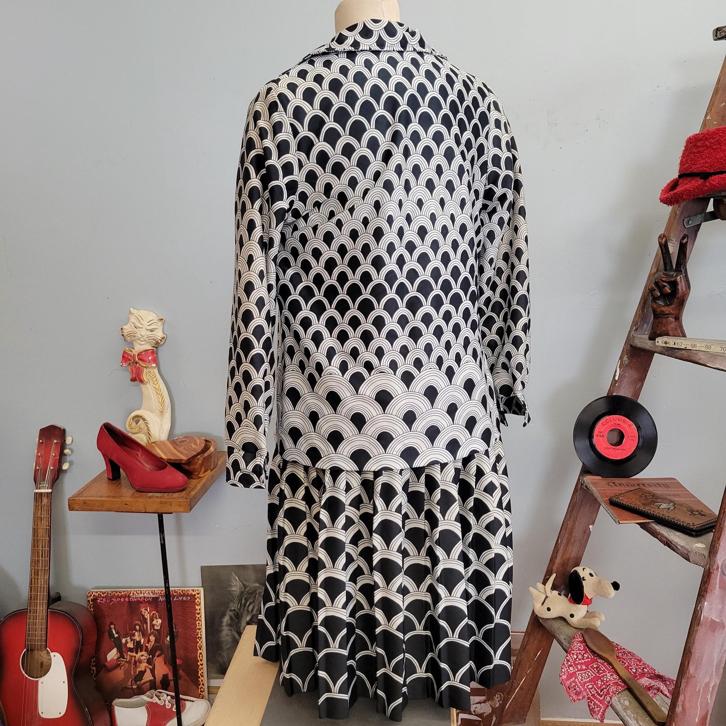vtg 70s OP ART 2 PIECE Dress // vintage linda matthews large womens black white geometric abstract drop waist mod retro mid length dress fit