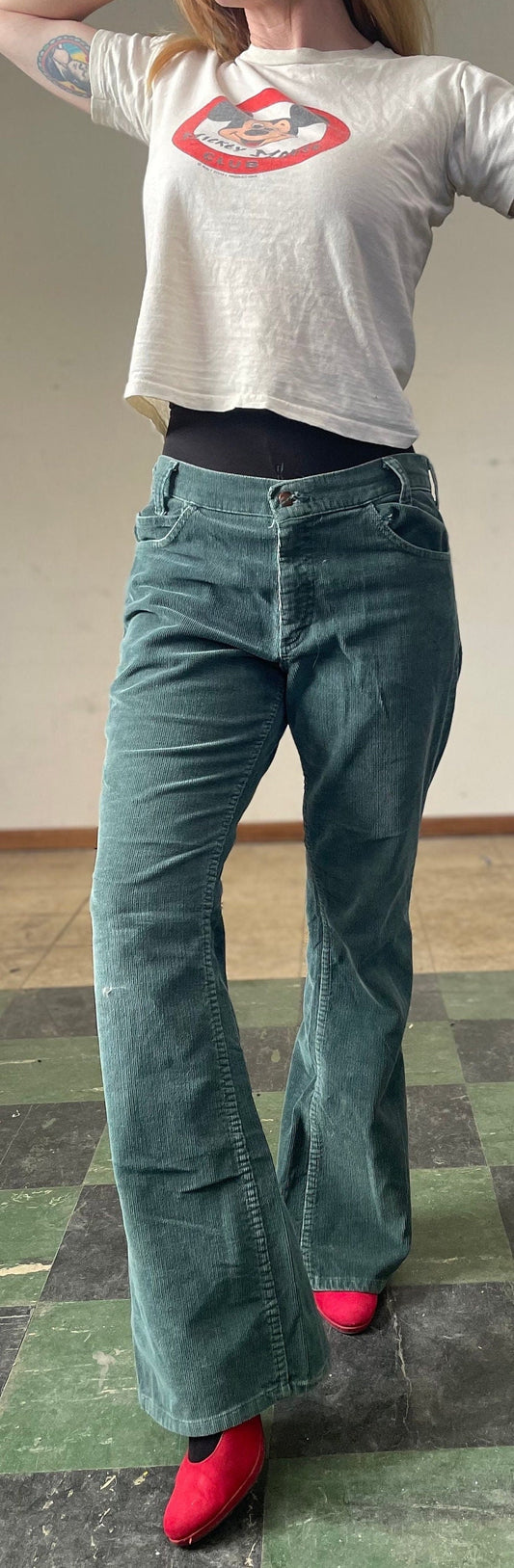 vtg 70s CORDUROY BELL BOTTOMS // vintage mid rise 33/34 unisex jeans soft faded distressed green autumn style winter hippie casual fashion