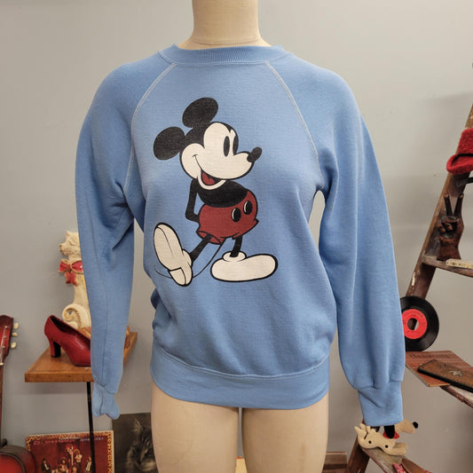 vtg 80s MICKEY MOUSE SWEATSHIRT // vintage disney world crewneck adult medium baby blue casual soft comfy autumn fashion retro cartoon pop