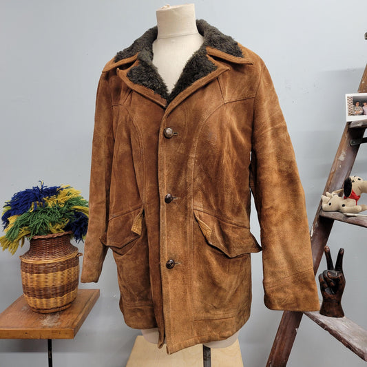 vtg 70s BROWN SUEDE JACKET // vintage the leather shop sears mens store size 40 sherpa fur lined retro western pointy collared cowboy ranch