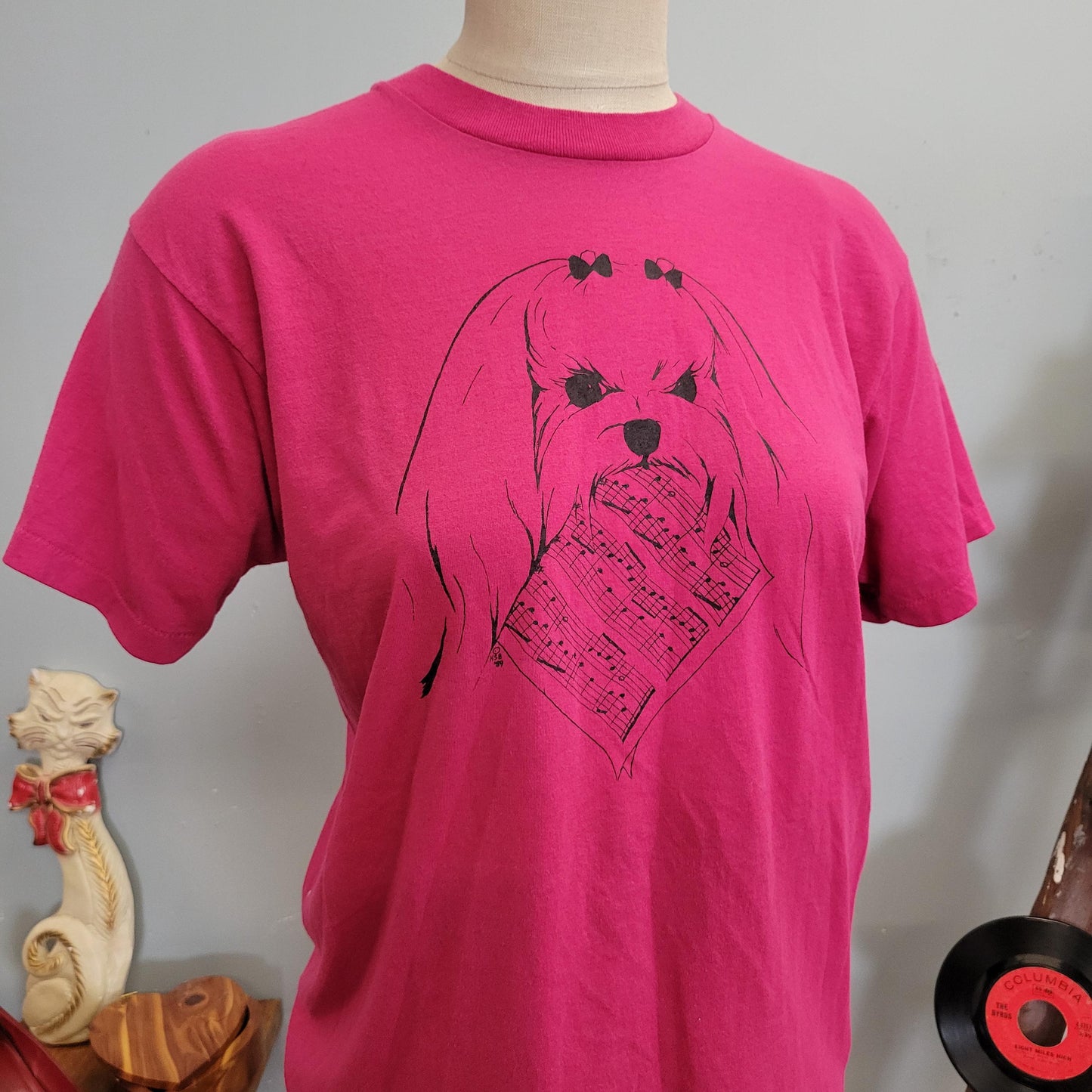 vtg 80s MUSICAL DOG TSHIRT // vintage screen stars large cute random dog eating sheet music piano teacher gift shih tzu lhasa apso dog mom