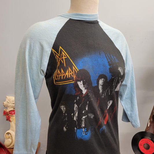 vtg 80s DEF LEPPARD RAGLAN // vintage band tee tee jays medium rock brigade tour shirt two toned big face print faded soft hair metal glam