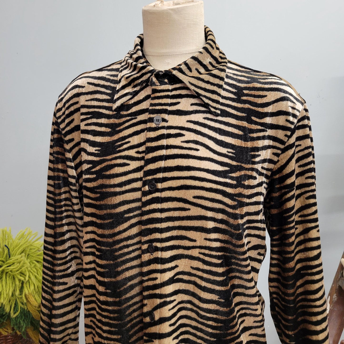 vtg 90s VELVET TIGER PRINT top // vintage krush medium mens button down gold black animal print pointy collar retro disco raver alternative
