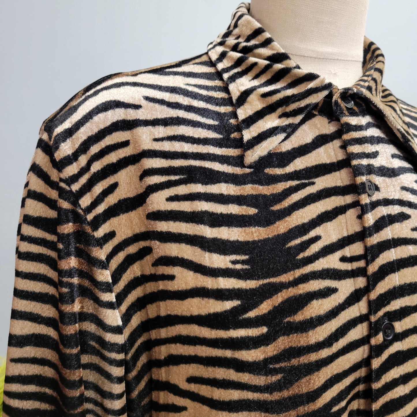 vtg 90s VELVET TIGER PRINT top // vintage krush medium mens button down gold black animal print pointy collar retro disco raver alternative