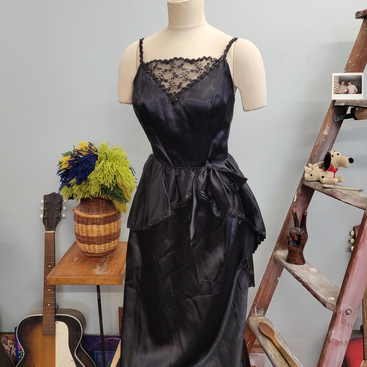 vtg 80s LACE PEPLUM GOWN // vintage small womens black lace sequin trimmed prom holiday cocktail party dress size 13-14 ball gown new years