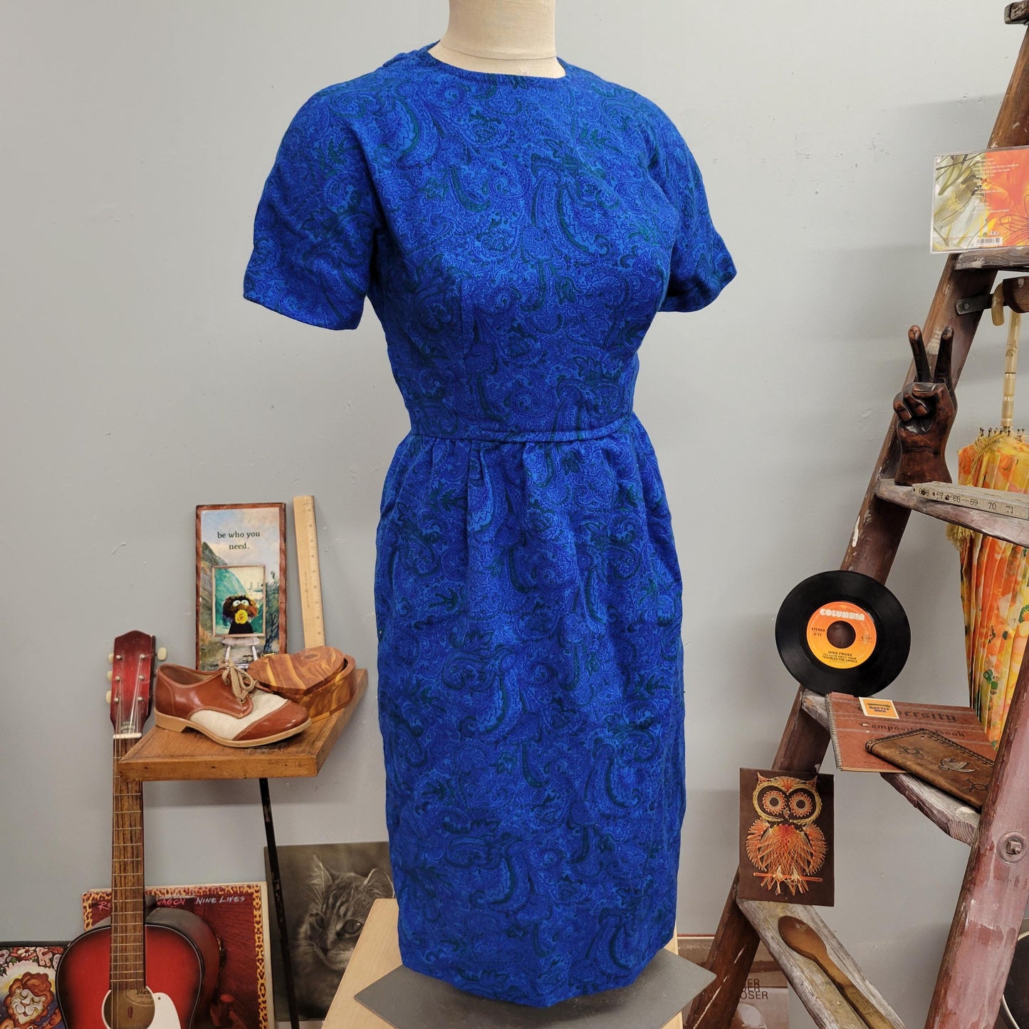 vtg 60s LANZ DAY DRESS // vintage lanz originals medium blue paisley retro mcm joan mad men style preppy sophisticated autumn wiggle dress