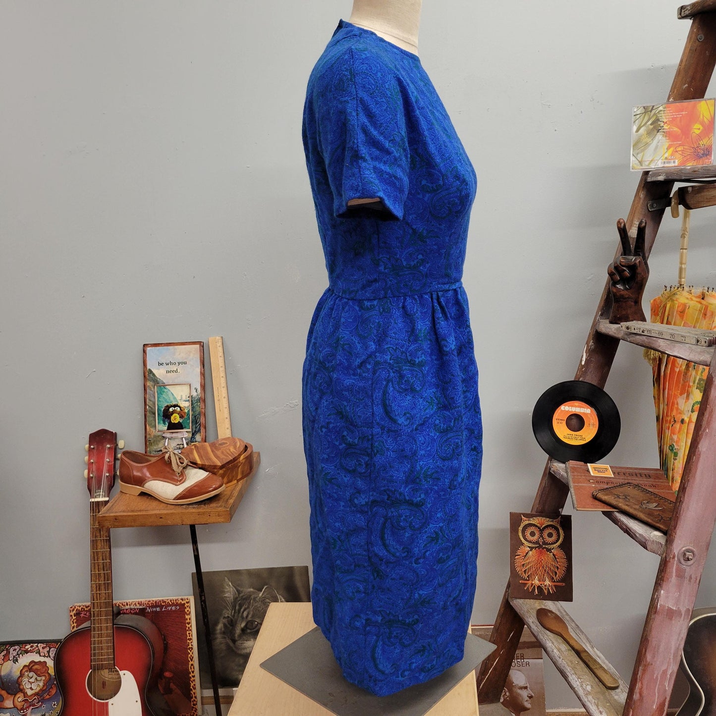 vtg 60s LANZ DAY DRESS // vintage lanz originals medium blue paisley retro mcm joan mad men style preppy sophisticated autumn wiggle dress