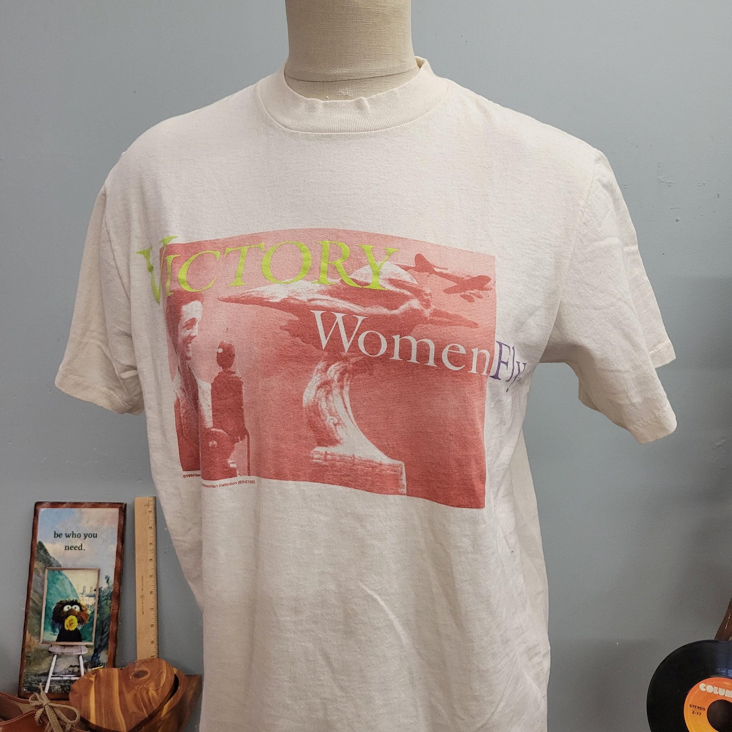 vtg 90s VICTORY WOMEN TSHIRT // vintage oneita medium smithsonian women fly amelia earhart women in flight history museum art tee girl power