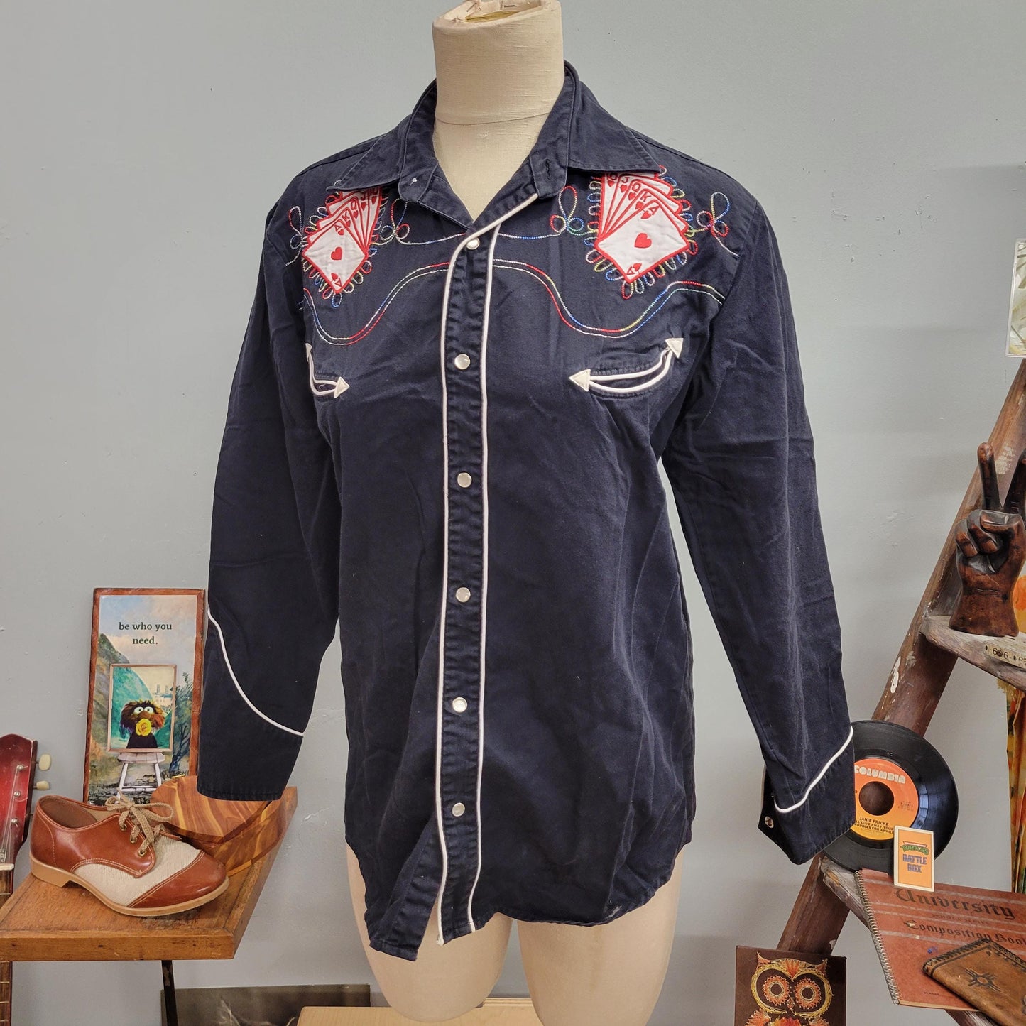 vtg 70s EMBROIDERED POKER BUTTONDOWN // vintage buffalo country small western rainbow trim royal flush h bar c style cotton pearl snap ranch