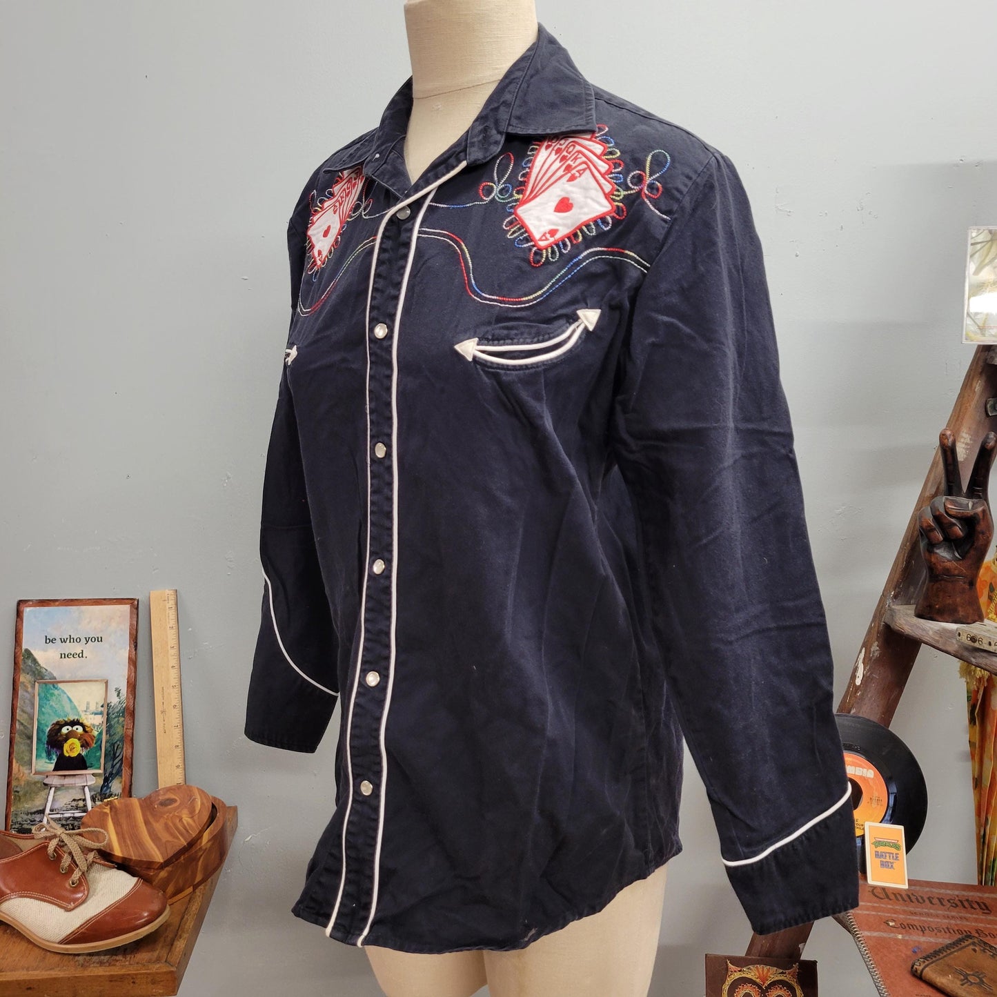 vtg 70s EMBROIDERED POKER BUTTONDOWN // vintage buffalo country small western rainbow trim royal flush h bar c style cotton pearl snap ranch