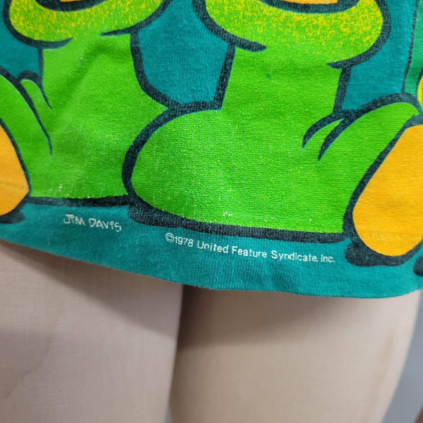 vtg 80s GARFIELD IRISH TSHIRT // vintage anvil medium st patricks  jim davis medium kiss me I'm irish big face print aop retro cartoon  cat