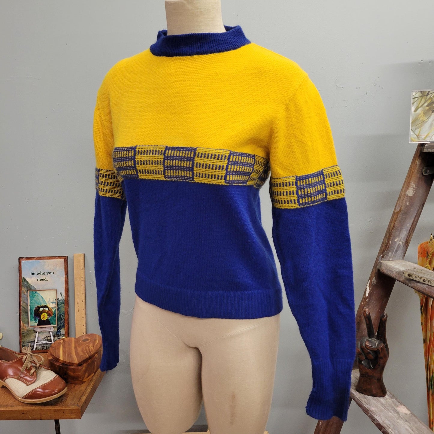 vtg 80s BUILDINGS PATTERN SWEATER // vintage genuine kandel 38 acrylic two tone abstract city skyline embroidered varsity cheerleader style