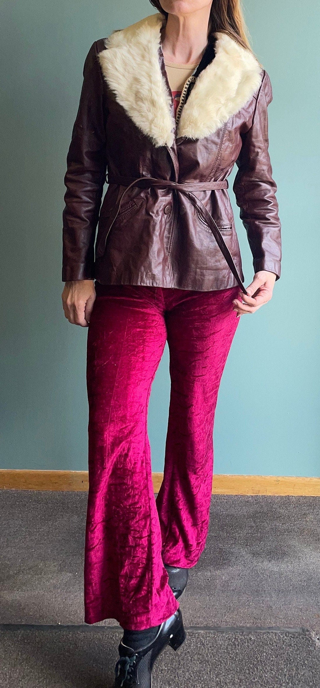 vtg 70s OXBLOOD LEATHER JACKET // vintage womens medium white fur trim jacket belted burgundy car jacket glam hippie disco stroller pockets