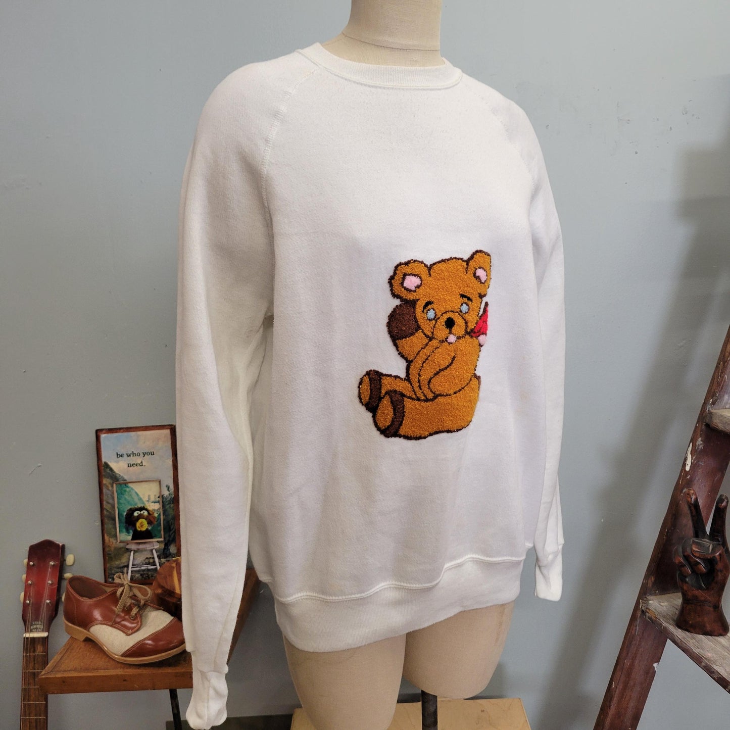 vtg 80s EMBROIDERED BEAR SWEATSHIRT // vintage bassett walker xl womens cute white teddy bear applique granny teacher style casual shirt