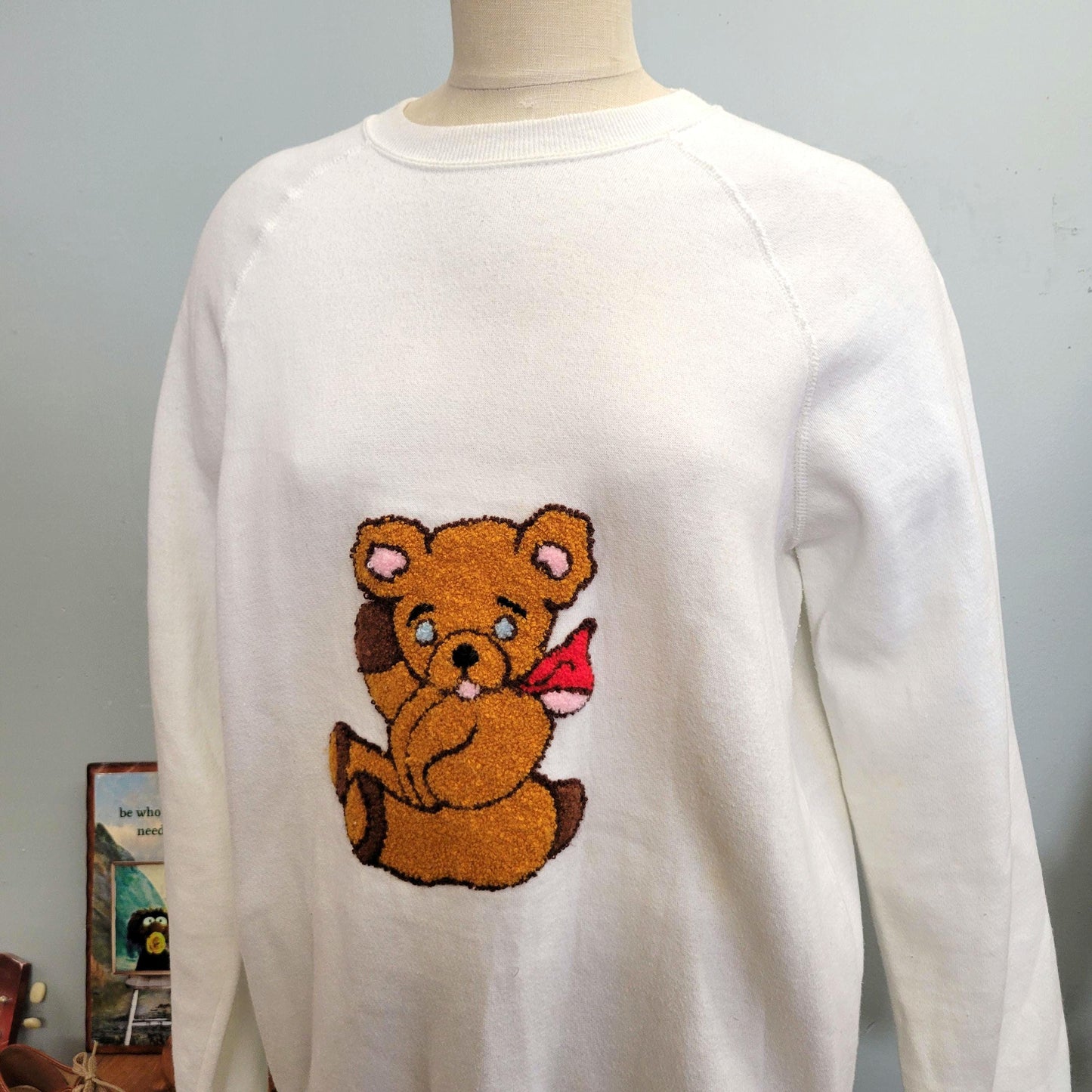 vtg 80s EMBROIDERED BEAR SWEATSHIRT // vintage bassett walker xl womens cute white teddy bear applique granny teacher style casual shirt