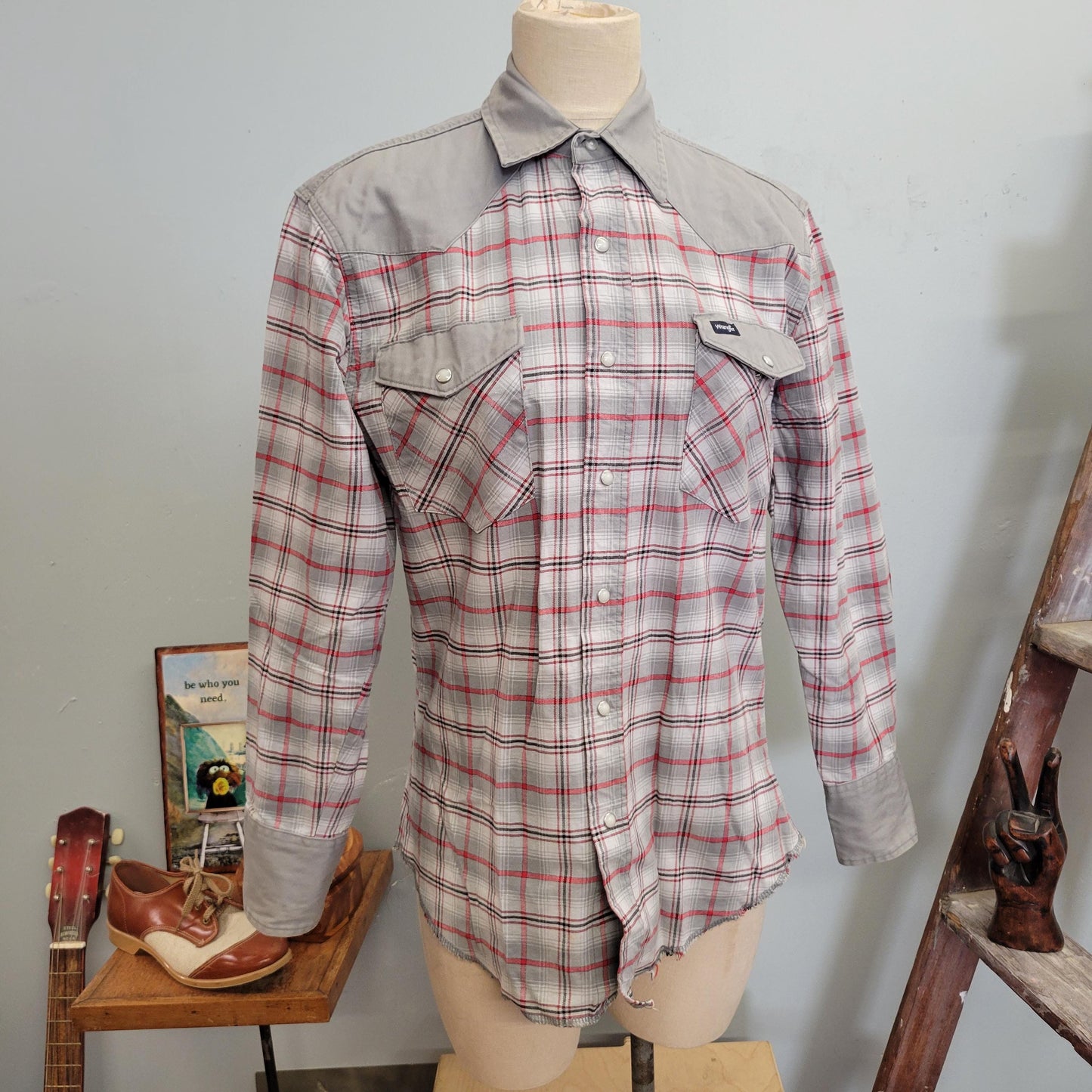 vtg 90s WRANGLER PLAID SHIRT // vintage wrangler pearl snap down mens med flannel button down western hippie retro rugged lumberjack style