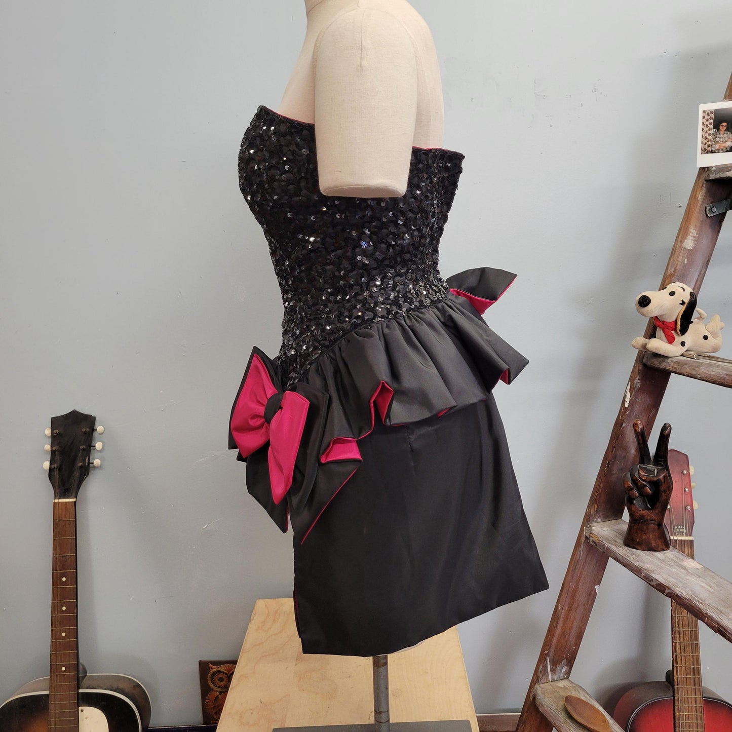 vtg 80s SEQUIN PEPLUM DRESS // vintage mike benet formals pink bow tie hourglass strapless sweetheart sexy holiday prom party cocktail dress