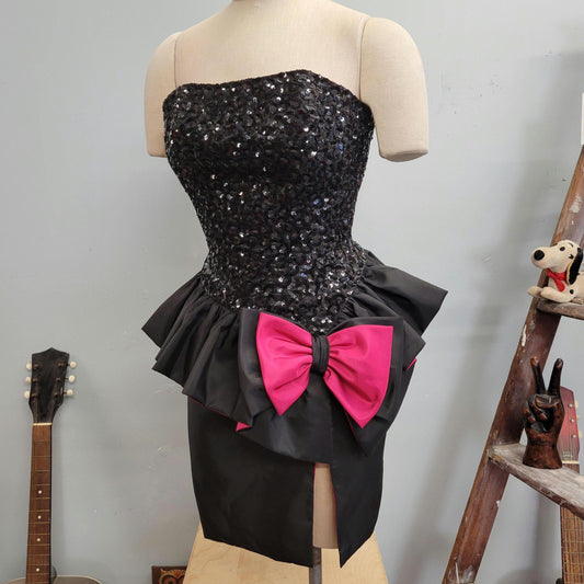 vtg 80s SEQUIN PEPLUM DRESS // vintage mike benet formals pink bow tie hourglass strapless sweetheart sexy holiday prom party cocktail dress