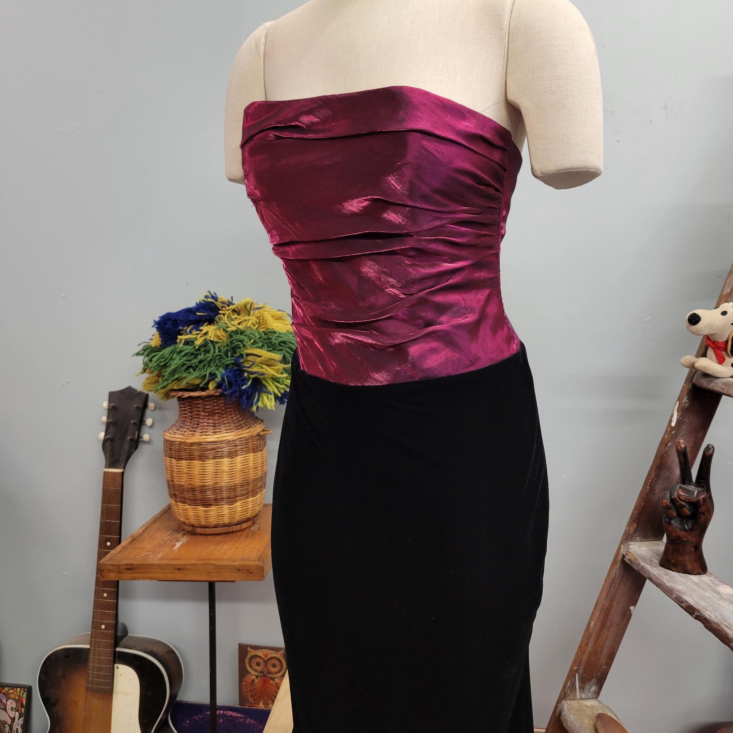vtg 70s STRAPLESS VELVET DRESS // vintage jessica mcclintock gunne sax size 11 iridescent metallic purple holiday party sexy hostess gown