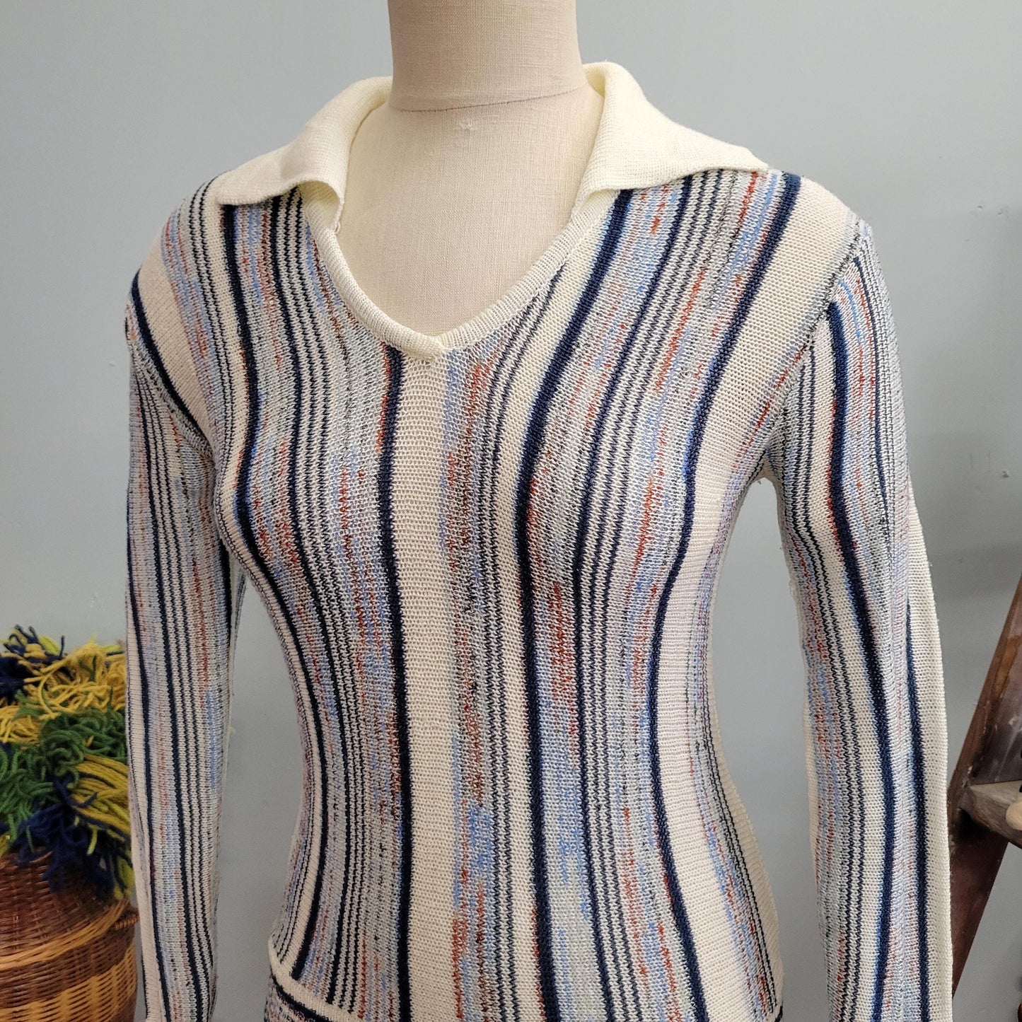 vtg 70s STRIPED SWEATER TOP // vintage darn knit large scoop neck pointy collared cropped tight fitted that 70s show retro groovy autumn top