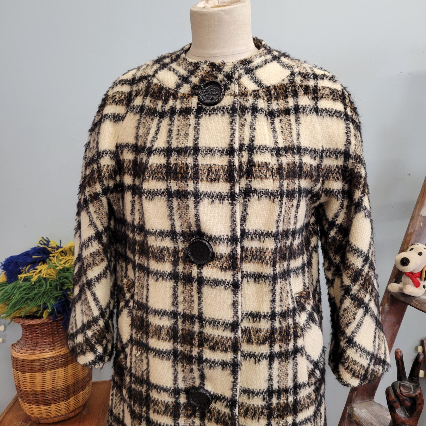vtg 60s WOOL COAT & SCARF / vintage checkered plaid swing coat womens large shaggy wool preppy mod stylish warm winter fashion fringe shawl