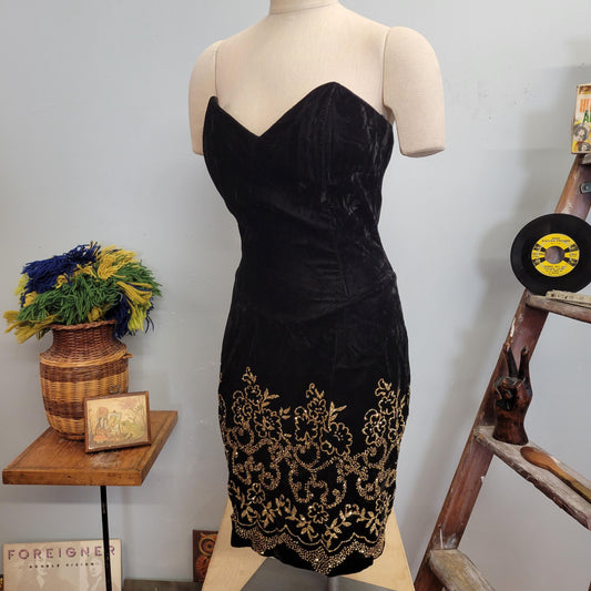 vtg 80s GUNNE SAX DRESS // vintage strapless jessica mclintock gunne sax medium black velvet gold floral beading vamp style sweetheart sexy