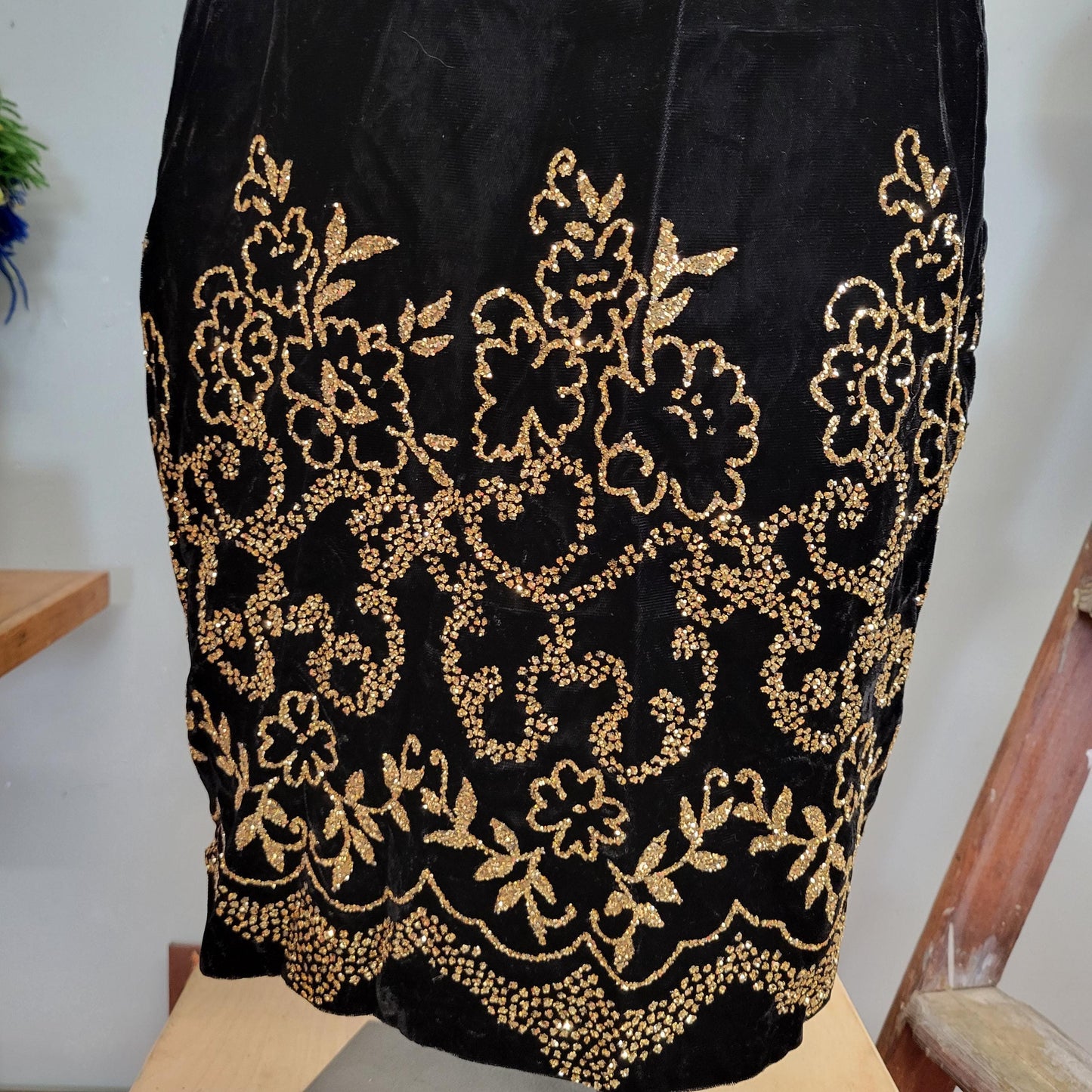 vtg 80s GUNNE SAX DRESS // vintage strapless jessica mclintock gunne sax medium black velvet gold floral beading vamp style sweetheart sexy
