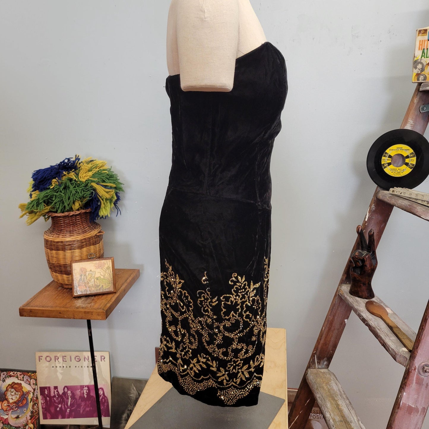 vtg 80s GUNNE SAX DRESS // vintage strapless jessica mclintock gunne sax medium black velvet gold floral beading vamp style sweetheart sexy