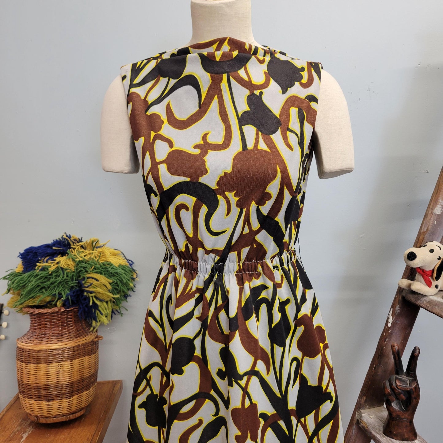 vtg 60s MOD MIDI DRESS // vintage womens medium abstract neutral tones flower pattern autumn earth tones retro go go fall winter shift dress